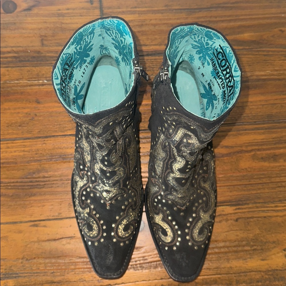 Corral Black and Gold Ankle Boots - Picture 10 of 16